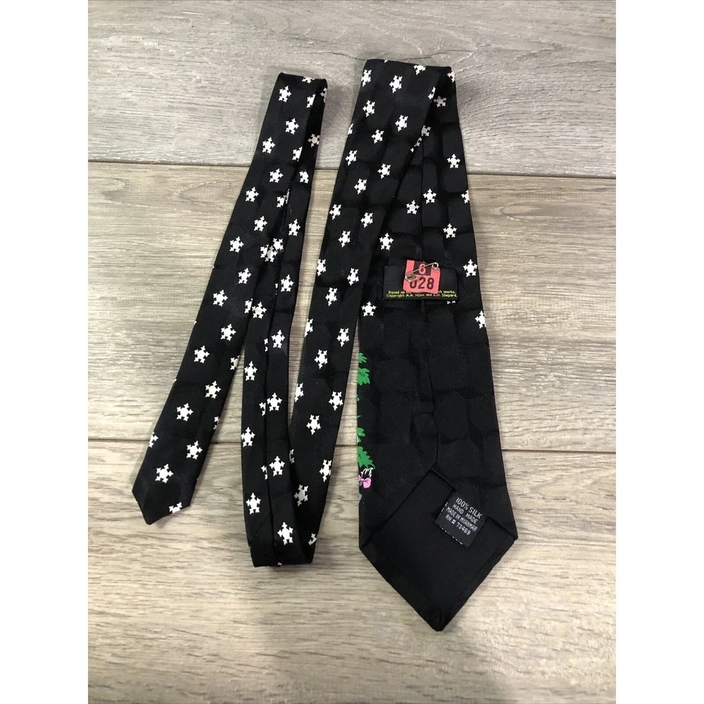 Disney Winnie the Pooh Christmas Tie Mens OS Black Excellent Silk Holiday Tigger